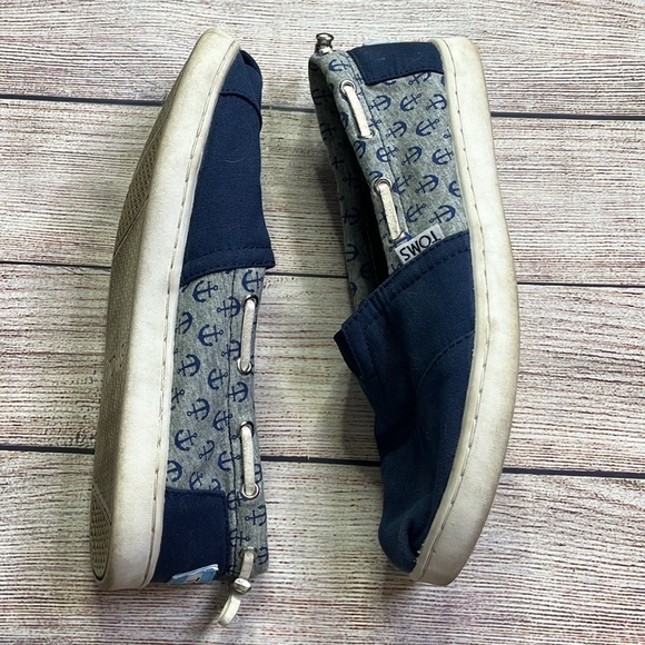 Tom’s Navy/Gray Anchor Print Slip On Flats Size 4 (Womens size 6/6.5) - Picture 4 of 9